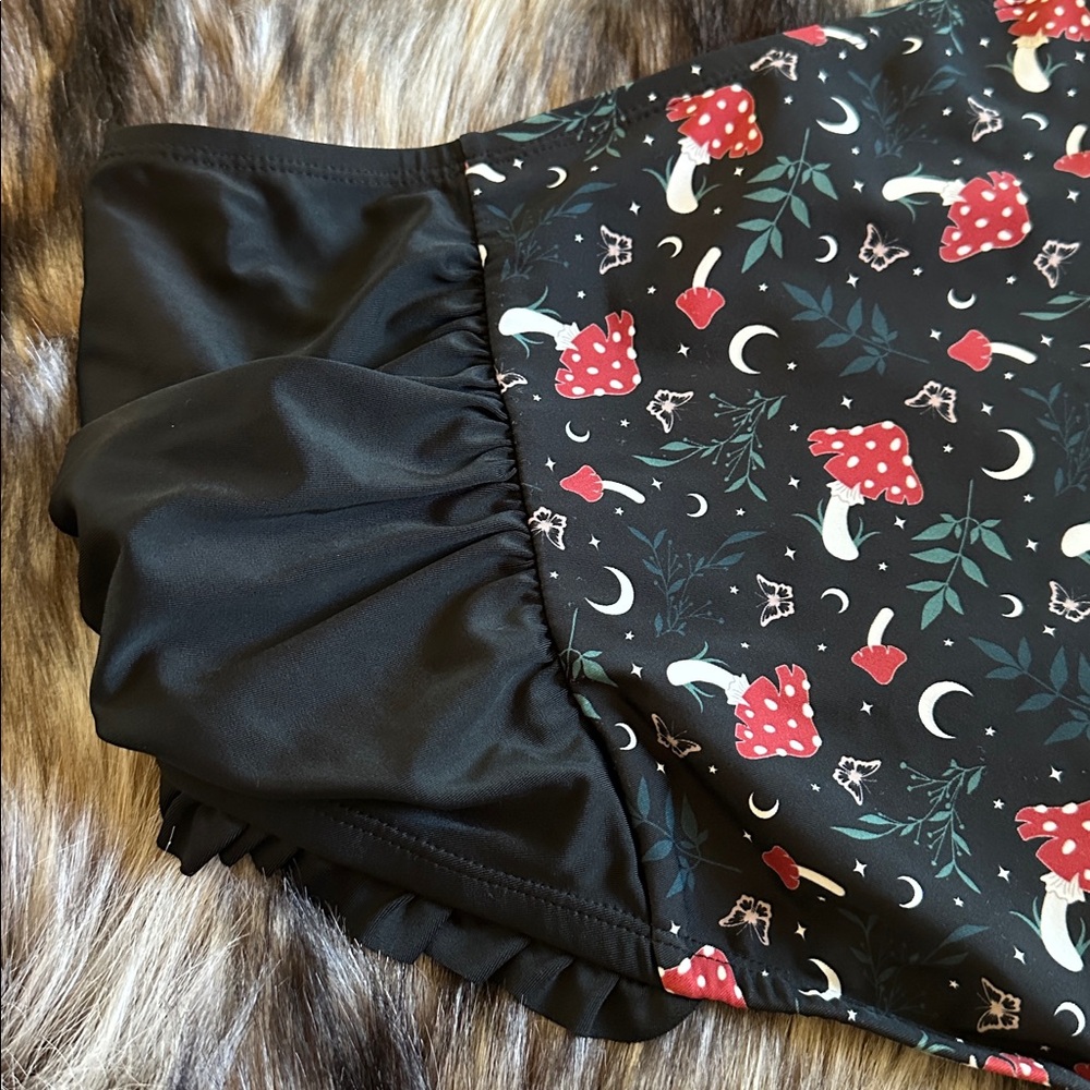 ๐ Hot Topic ๐ *NWOT* Women's Mushroom Print Cottage Core Scrunch Bikini Bottom - Picture 7 of 12